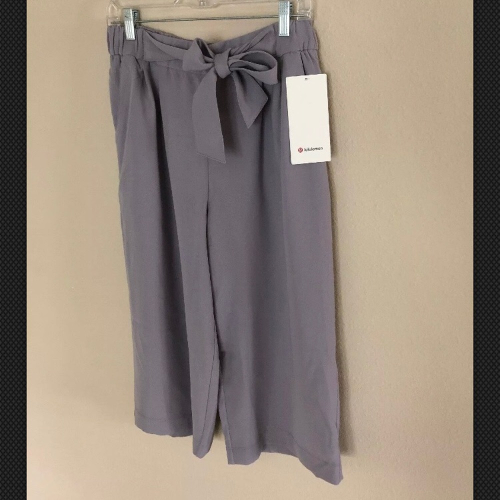 Lululemon Noir Crop - Picture 7 of 8